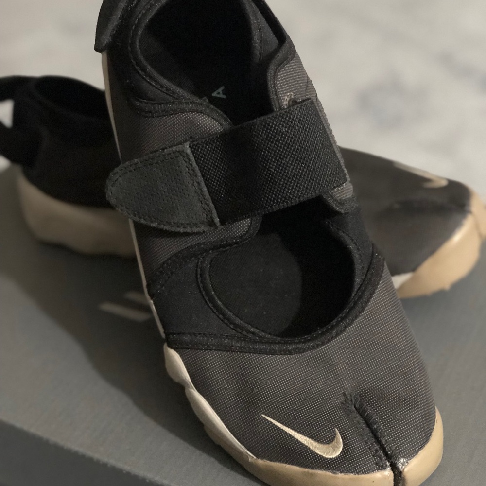 Nike Air Rift Sneakers